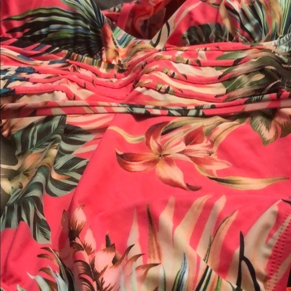 LA Blanca Island Goddess Cross Back One Piece - Picture 7 of 7